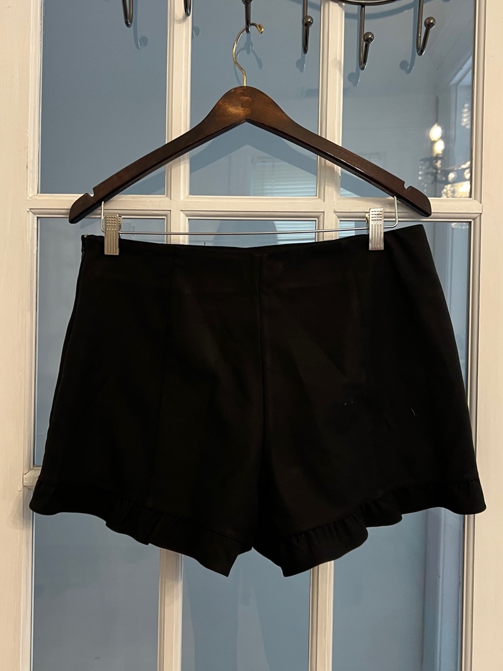 1.STATE Women’s Black Ruffle Hem High Rise Tailored Shorts Size 10